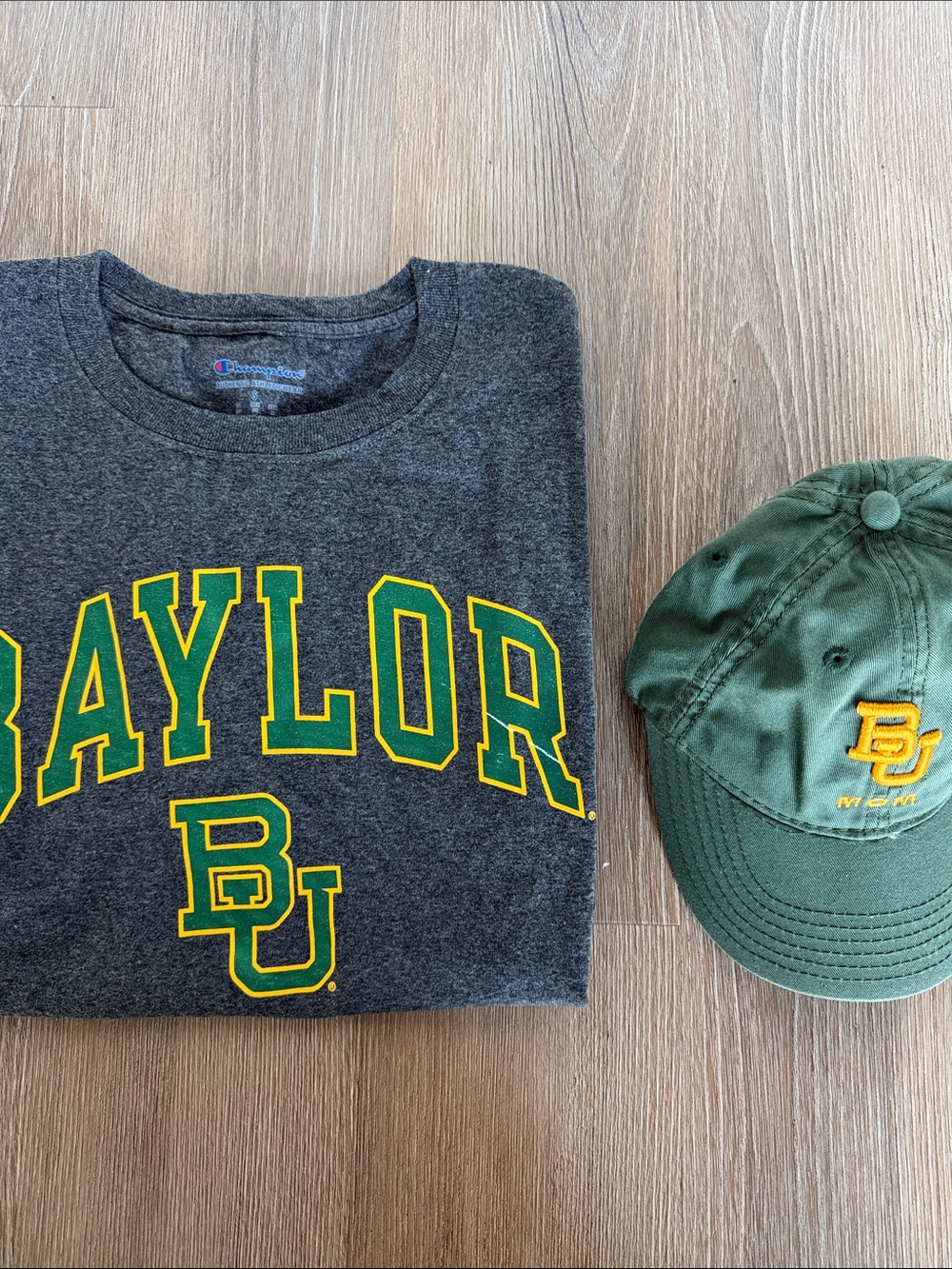 Baylor University gear BUNDLE, 2 TSHIRTS AND 1 BAYLOR MOM CAP